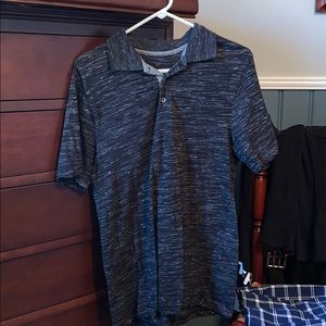 Shirt with collar and three buttons down